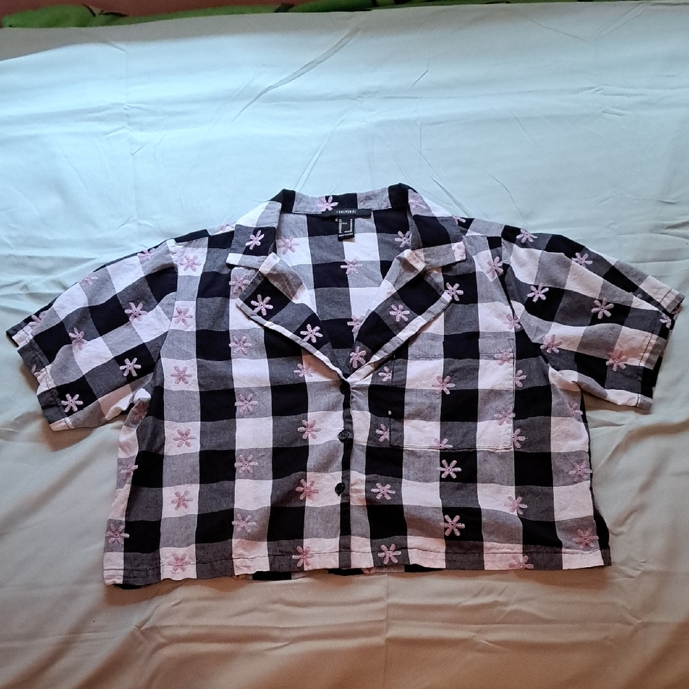 Checkered Black and White Cropped Shirt